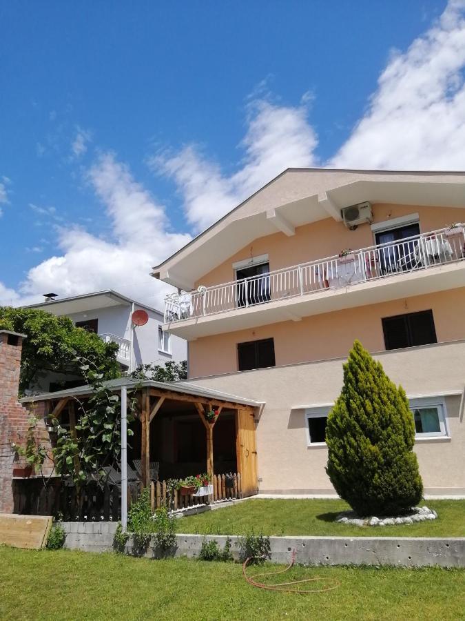 Ninic Family Apartments Teodo Esterno foto